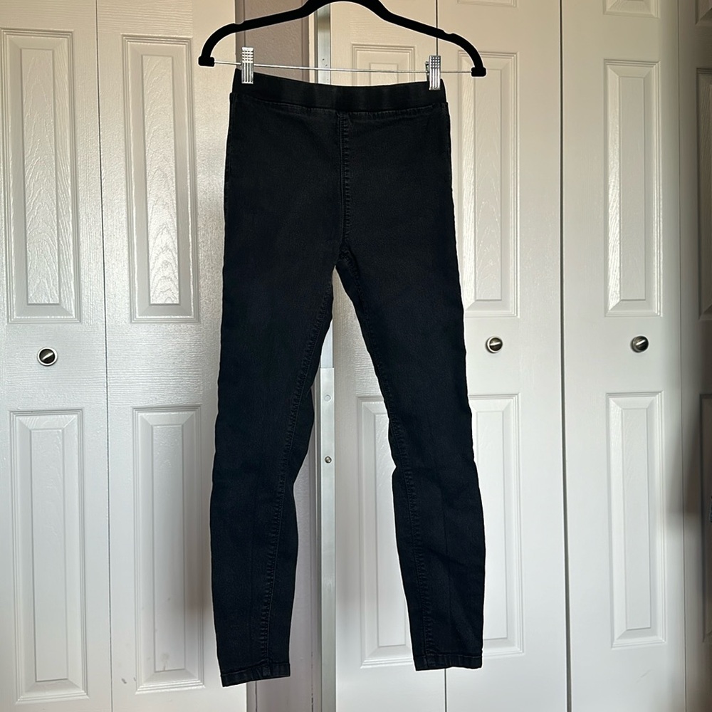 Forever 21 black denim cropped pants